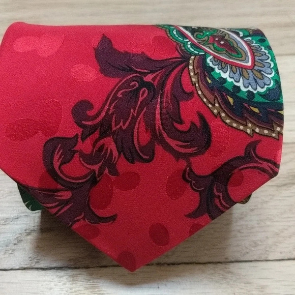 Disney Fishing Mickey and Goofey Silk Tie - Picture 8 of 8